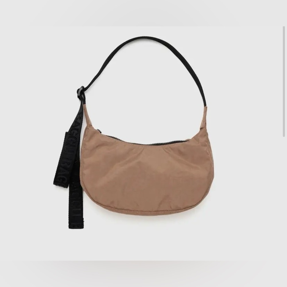 BAGGU Small Nylon Crescent Bag in Cocoa